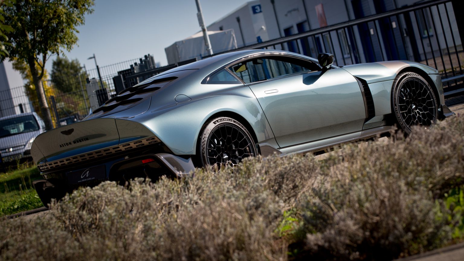 Aston Martin Valour 1 Of 110 Amian Cars K ln Amian Exclusive aston-martin-valour-1-of-110-amian-cars-k-ln-amian-exclusive