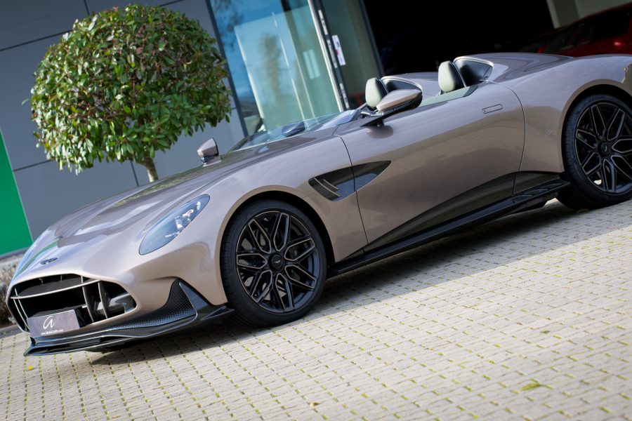 阿斯顿·马丁 DBR22